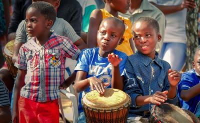 我们一定要居高临下地看，看全场的结构和变...
